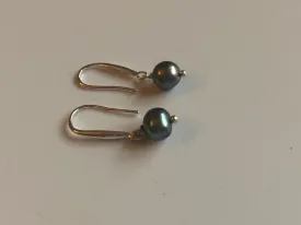 Earrings: Single peacock freshwaterpearl drop earrings