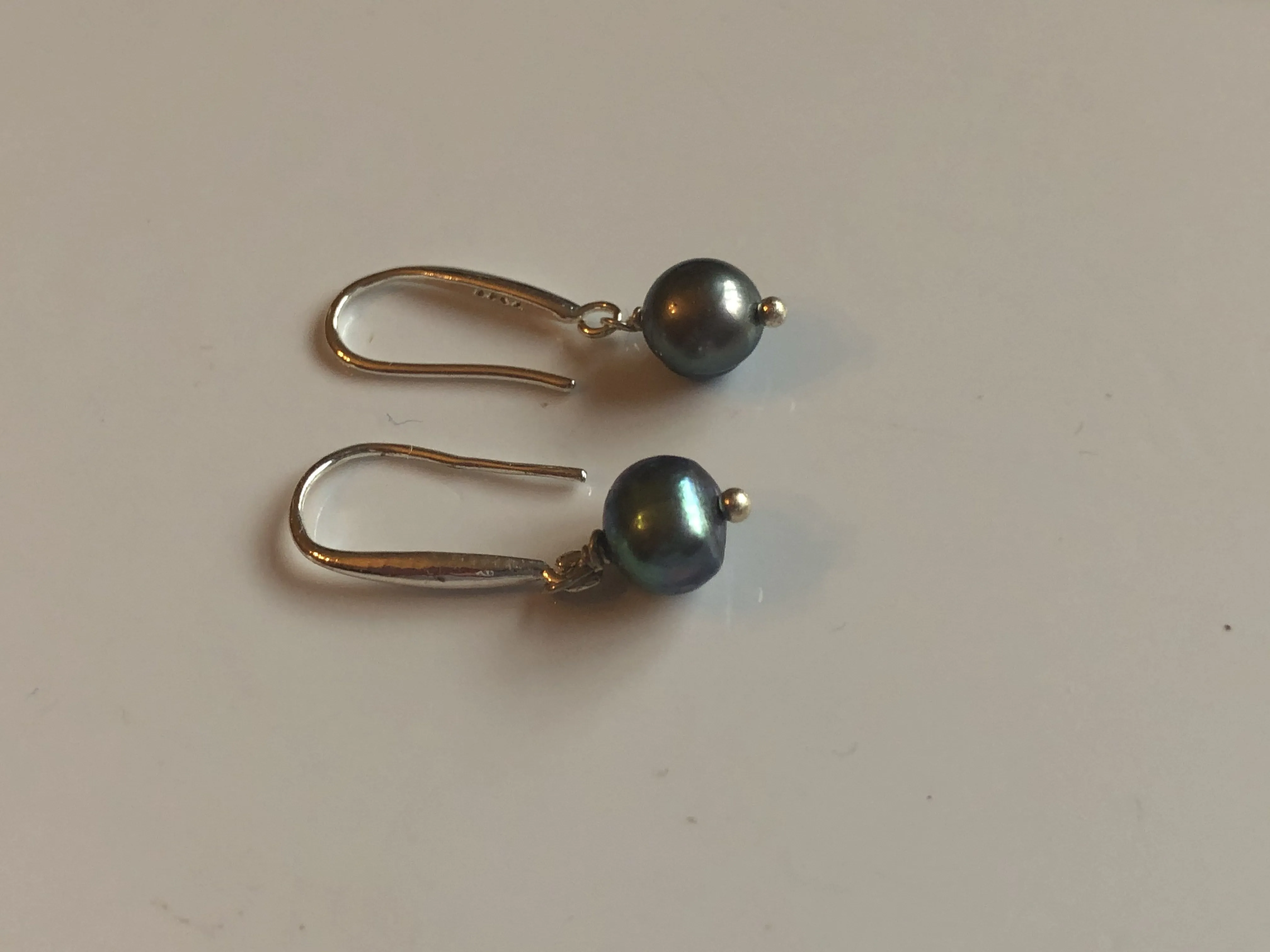 Earrings: Single peacock freshwaterpearl drop earrings