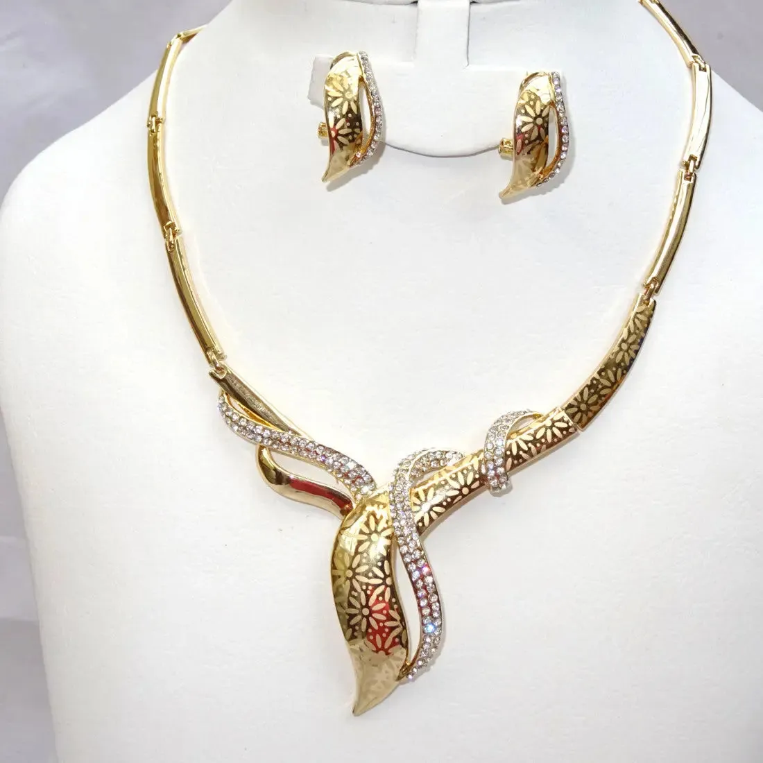 Lovely Rhinestone Gold Plated Rhinestones Party Necklace Earring Bracelet Jewelry Set